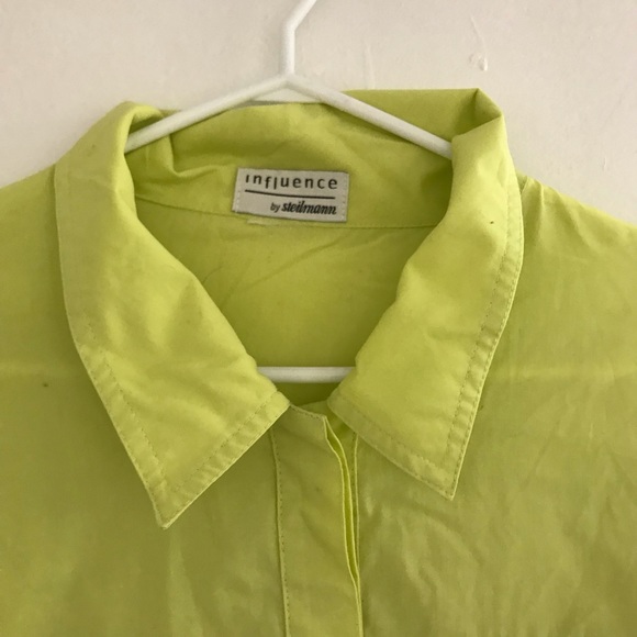 Lime light green button up top shirt with short mid sleeves - Picture 3 of 5